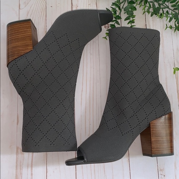 Anthropologie Shoes - Kelsi Dagger bootie Brooklyn Macey gray knit peep